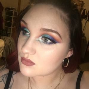 Meet your Posher, Hayley